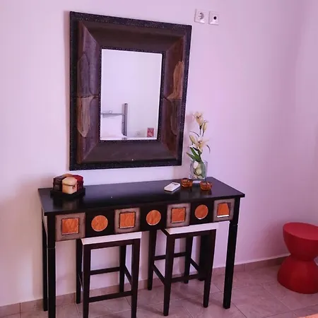 Apartment Nora In Almyrida *