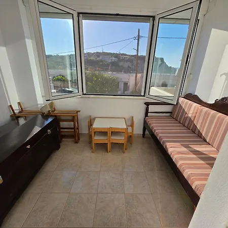 Nora In Almyrida ハニア