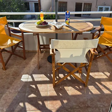 Nora In Almyrida アパート